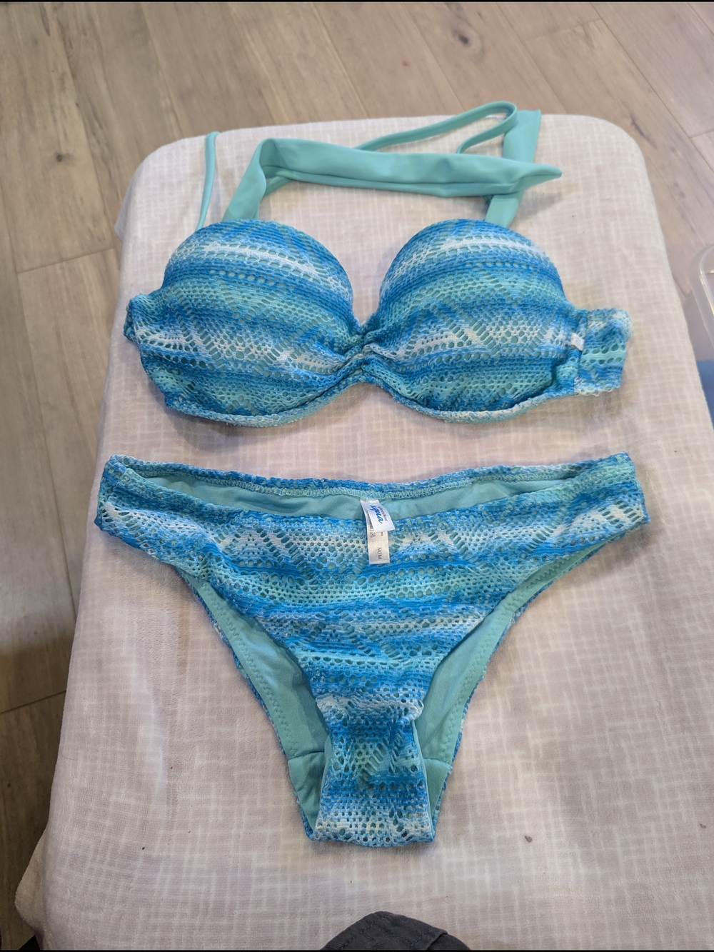 La Vie en Rose "Aqua" Crochet Push-Up Bikini Set - Size Medium